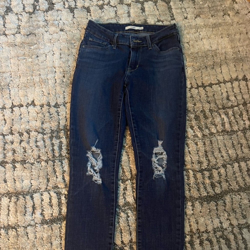 Levi’s 711 skinny short 26 dark wash